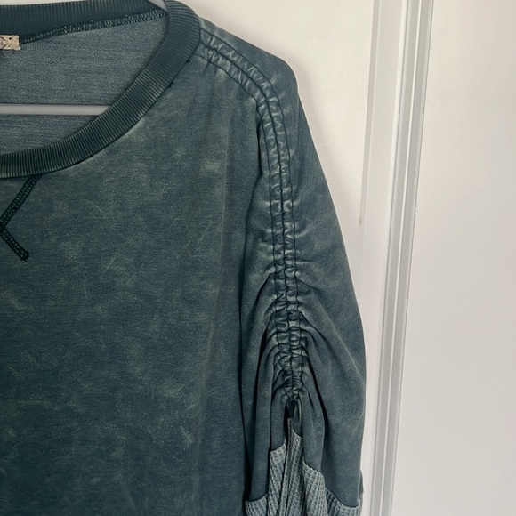 gimmicks by BKE Drop Shoulder Sweatshirt. - Picture 6 of 16